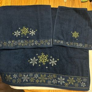 Navy Gold & Silver Snowflake Towel Set